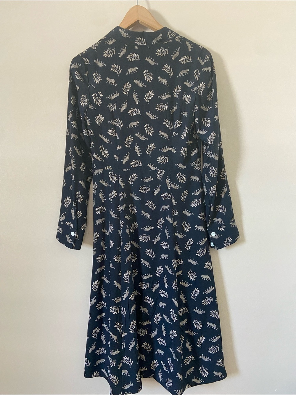 HVN Sarah Silk Button-Down Dress Leopard & Leaf Print - Picture 7 of 7